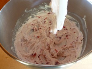 Strawberry Fluff Frosting 2014-03-28 009 (480×360) Image 1