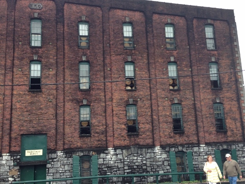 Kentucky Distillery's 2014-05-10 002 (480x360)