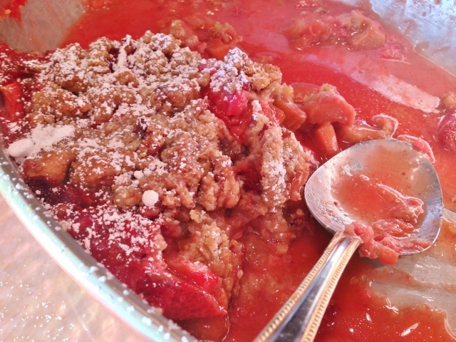 Strawberry Rhubarb Pecan Crisp – Recipe! Image 1