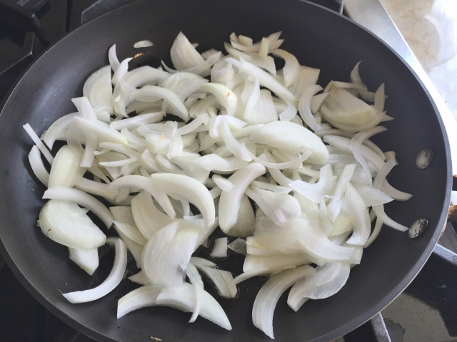Easy Caramelized Onion & Fig Tart 016 (640x480)