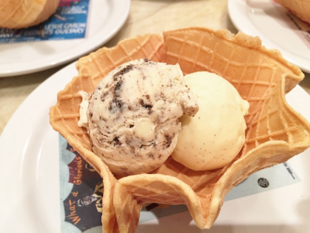 Triple Vanilla Ice Cream Sundaes 101 (640x480)
