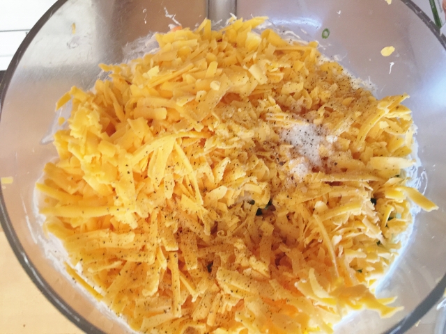 Spicy Cheese Ball 013 (640x480)