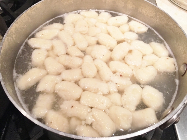 Gnocchi in Brown Butter Basil Sauce 046 (640x480)