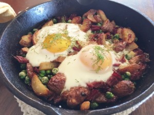 Spring Corned Beef & Hash with Sunny Side Eggs 049 (640x480)
