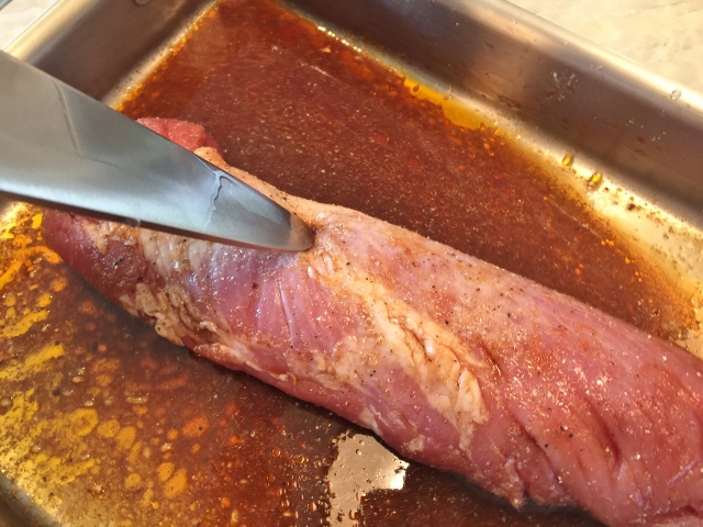 Grilled Pork Tenderloin with Green Curry Sauce 028 (640x480)