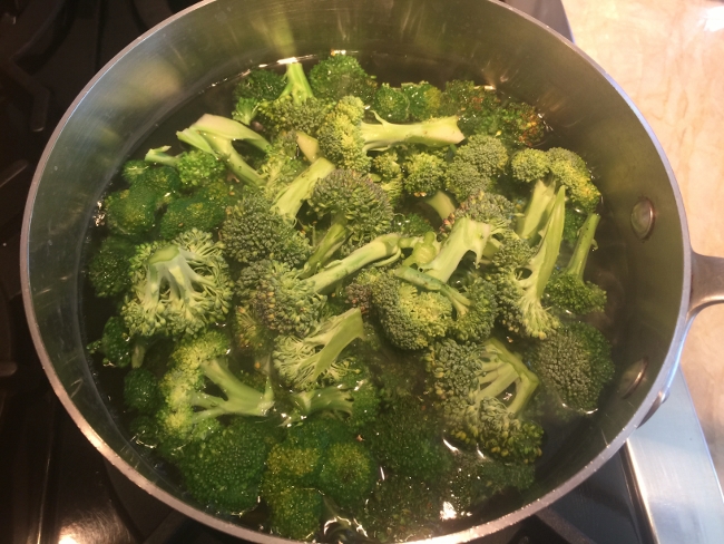 Broccoli Salad with Tahini Yogurt Dressing 009 (650x488)