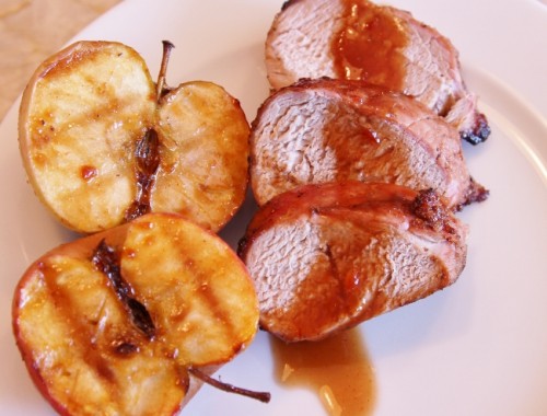 Barbecue Pork Tenderloin & Apples – Recipe!
