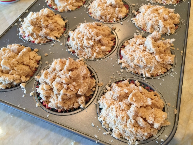 cranberry-crumb-muffins-033-650x488