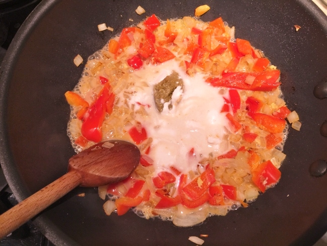 15-Minute Chicken & Vegetable Thai Curry – Recipe! Image 4