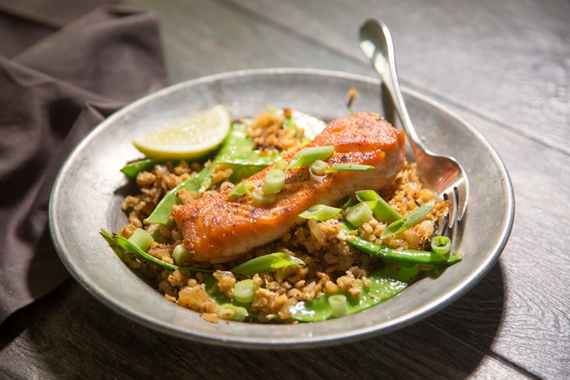 Asian Salmon Riced Cauliflower Bowls – Recipe! Image 1