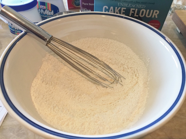 Lemon Meringue Pie Cupcakes – Recipe! Image 3