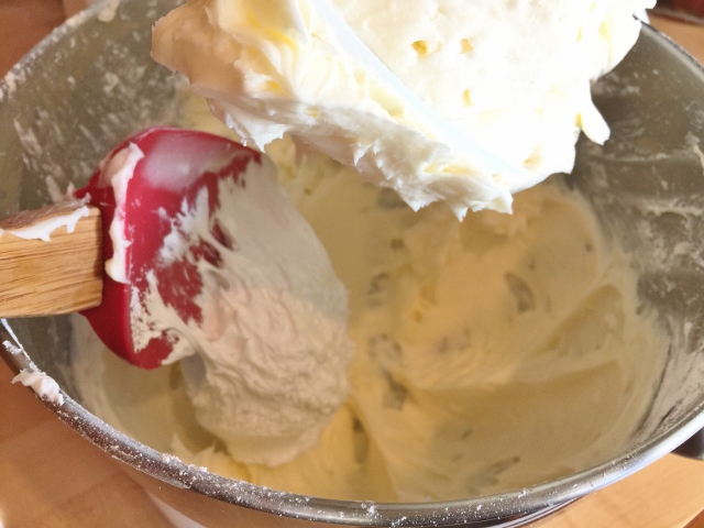 Lemon Meringue Pie Cupcakes – Recipe! Image 9