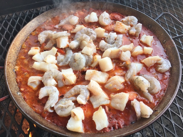 Seafood & Sausage Paella on the Grill – Recipe! Image 12