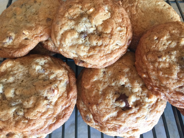 Oatmeal Chocolate Hazelnut Chunk Cookies – Recipe! Image 1