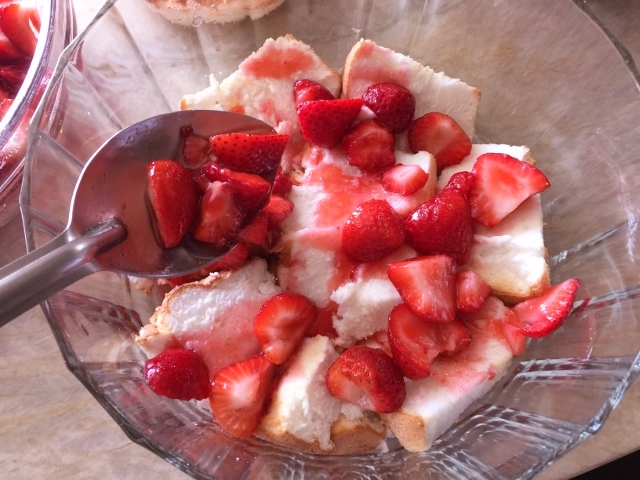No-Bake Strawberry Angel Food Trifle – Recipe! Image 3