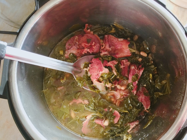 Instant Pot Smoky Southern Greens & Beans – Recipe! Image 7