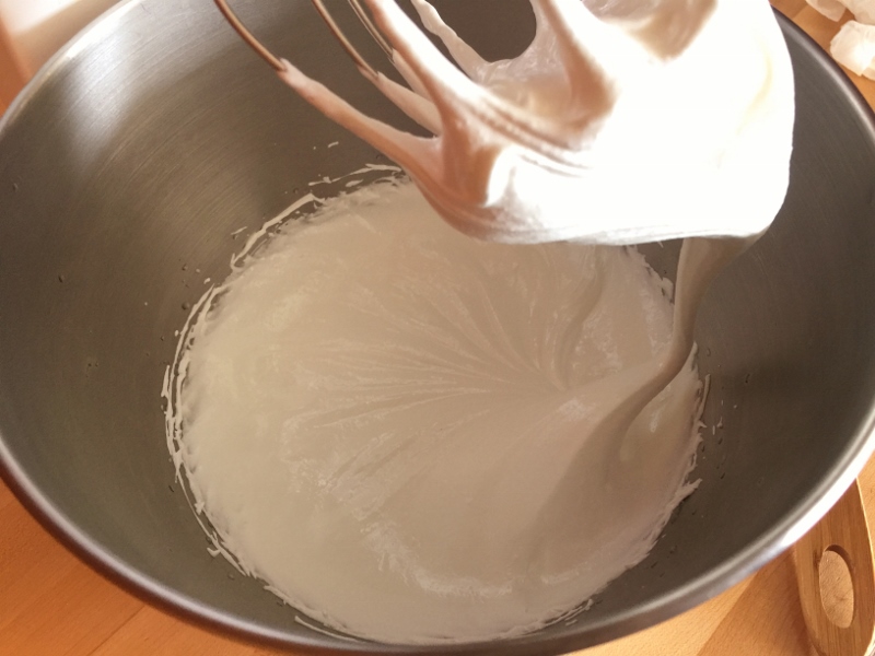 Chocolate Cake with Swiss Vanilla Buttercream – Recipe! Image 6