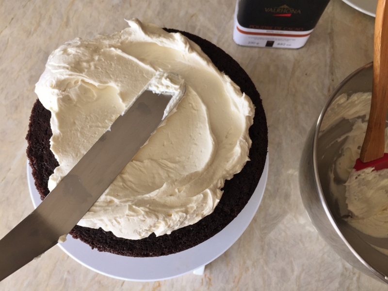 Chocolate Cake with Swiss Vanilla Buttercream – Recipe! Image 7