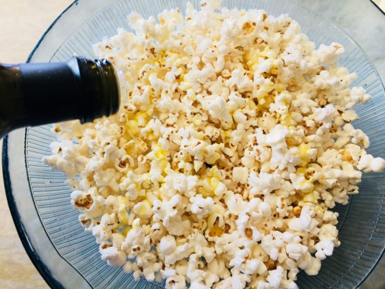 Herby Olive Oil Popcorn Recipe! Live. Love. Laugh. Food.