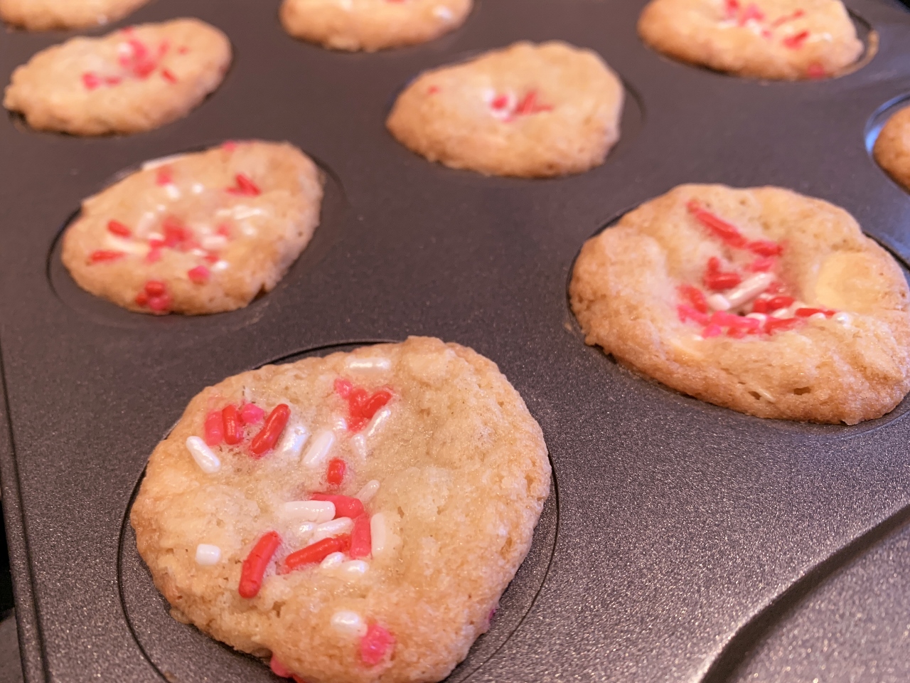 Mini Oatmeal White-Chocolate Heart Cookies – Recipe! Image 5