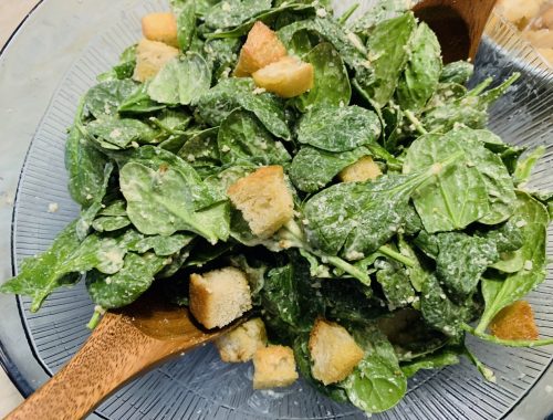 Spinach Caesar Salad with Garlicky Croutons – Recipe!