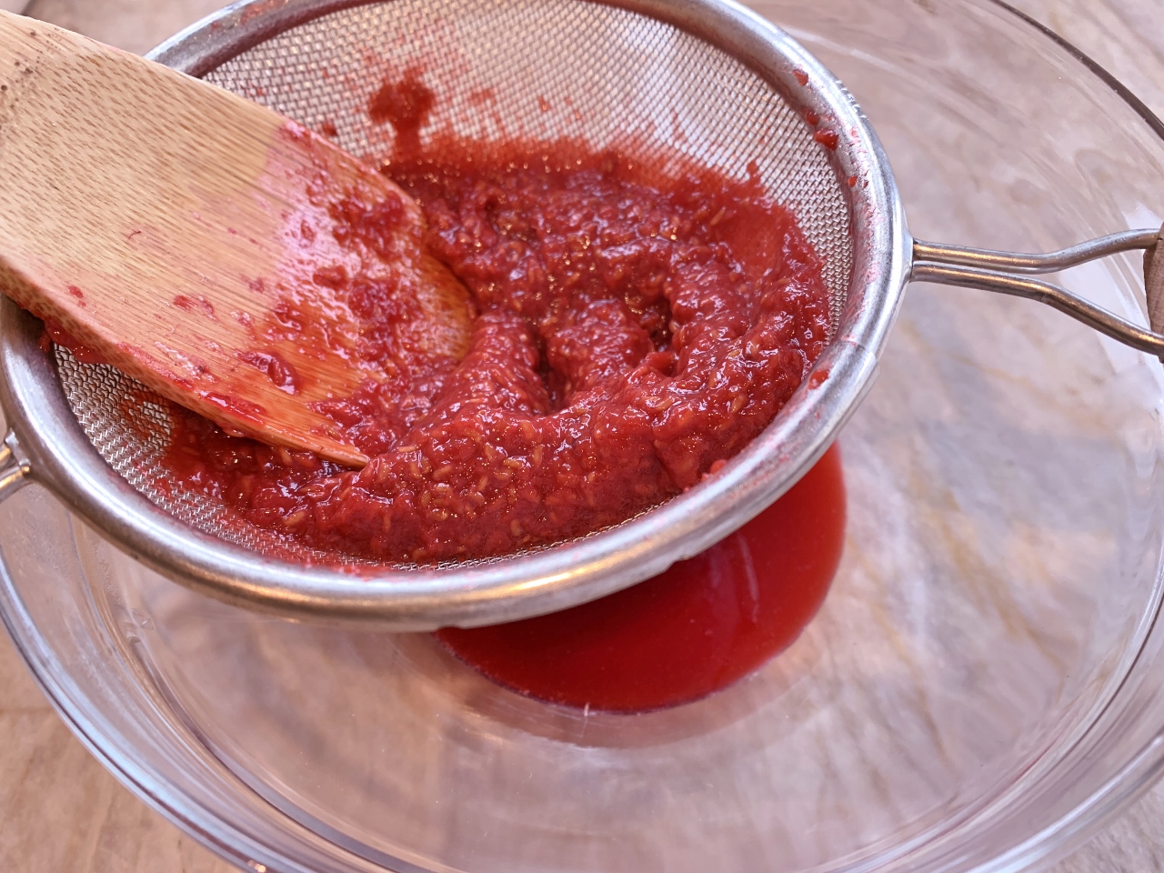 Yogurt Panna Cotta with Raspberry Sauce – Recipe! Image 4