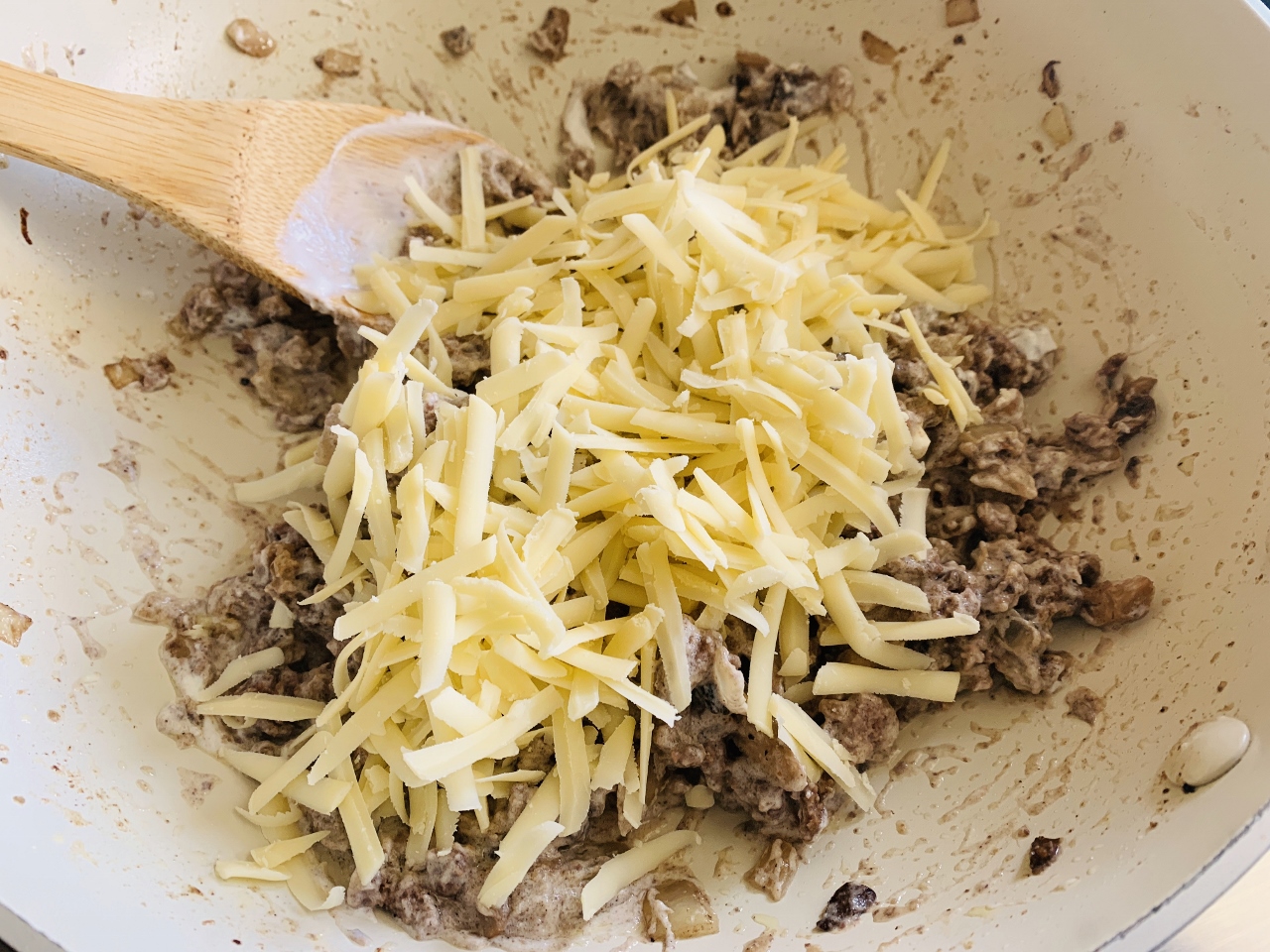 Cheesy Beef and Mushroom Bites – Recipe! Image 3