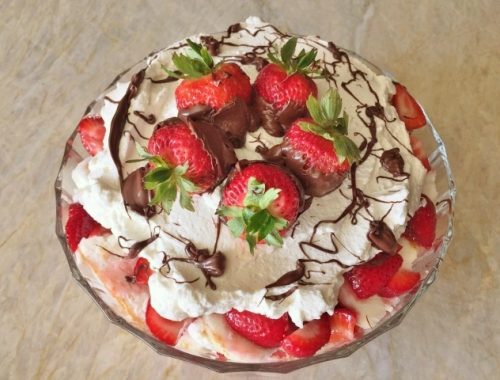 No-Bake Strawberry Angel Food Trifle – Recipe!