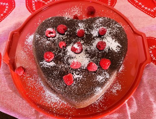 3-Ingredient Flourless Chocolate Heart Cake – Recipe!
