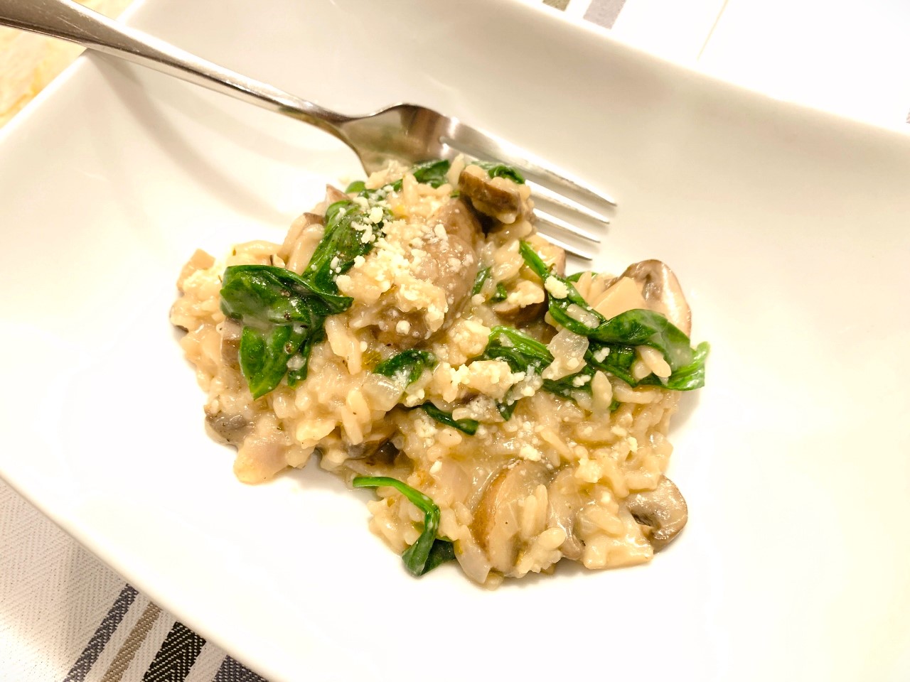 10-Minute Instant Pot Mushroom and Spinach Risotto – Recipe! Image 2