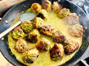 04-23 Turkey-Meatballs-with-Arugula-Pesto-058-1280×960-1080×810 Image 1