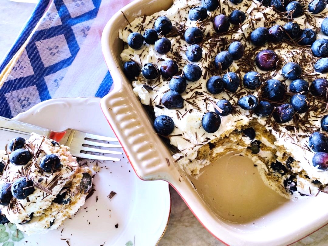 No-Bake Blueberry Icebox Cake with Shaved Dark Chocolate – Recipe! Image 1
