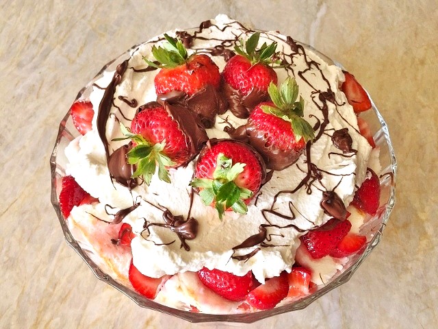 No-Bake Strawberry Angel Food Trifle – Recipe! Image 1