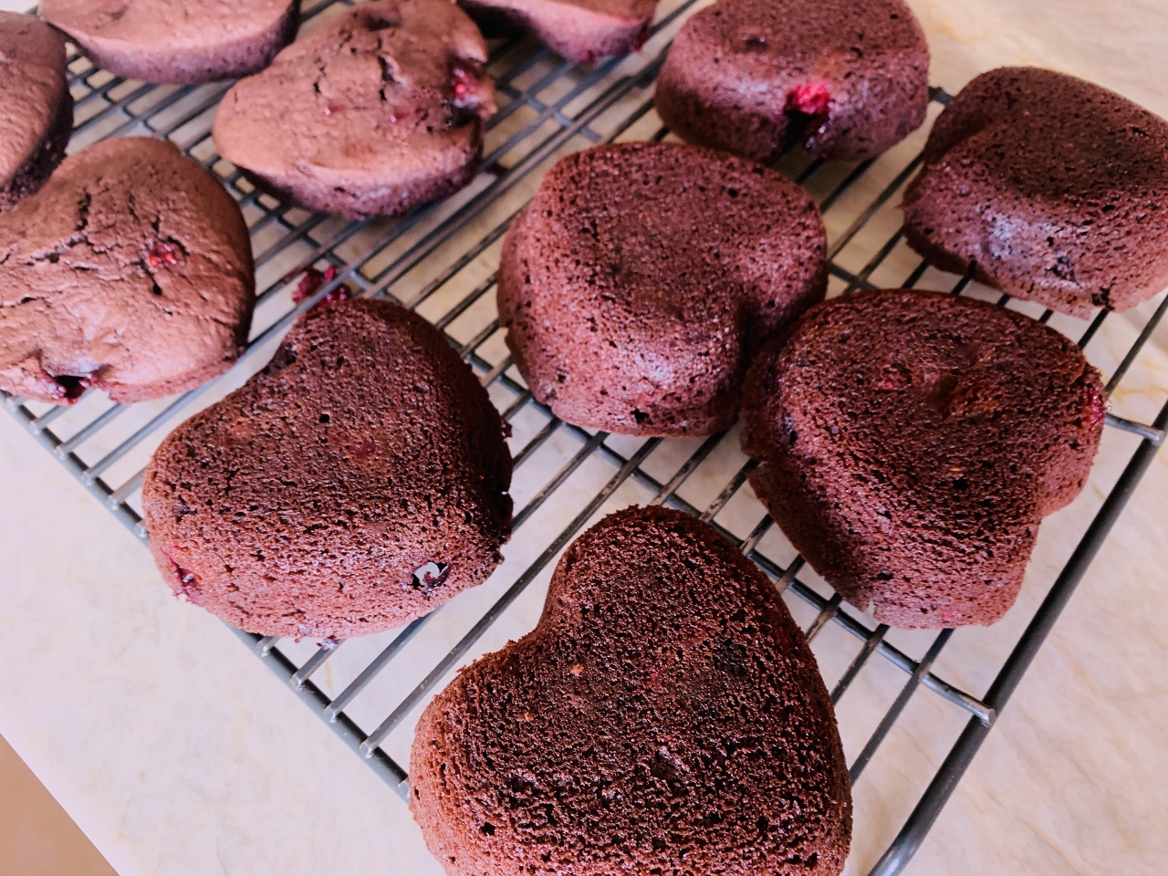 Chocolate-Berry Snack Cakes – Recipe! Image 4