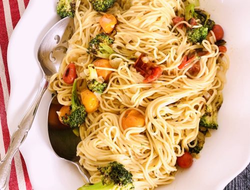 Creamy Vegan Spaghetti with Broccoli & Cherry Tomatoes – Recipe!