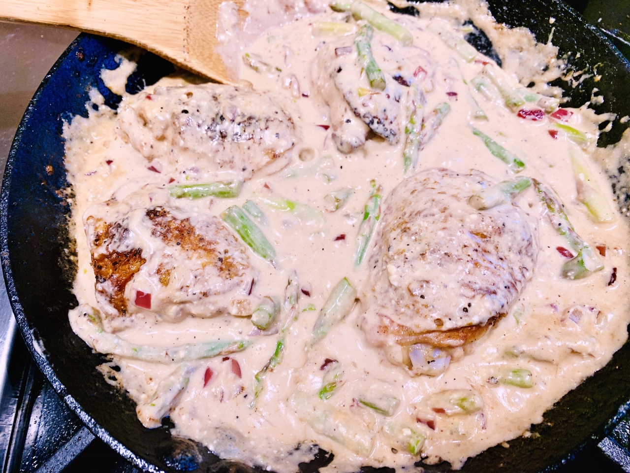 Creamy Chicken & Noodles with Asparagus – Recipe! Image 5