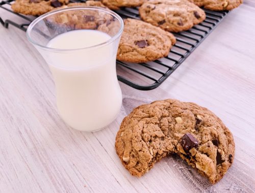 Flourless Almond Butter Chocolate Chip Cookies – Recipe!