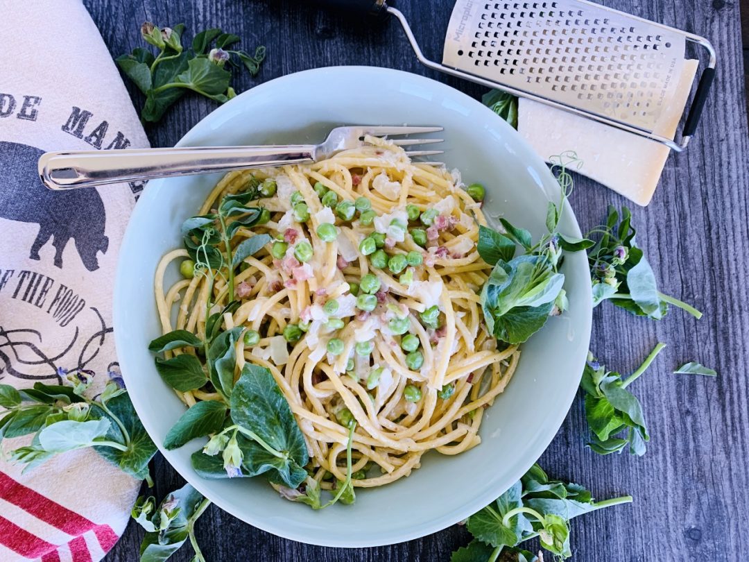 OnePan Creamy Bucatini with Pancetta & Peas Recipe! Live. Love