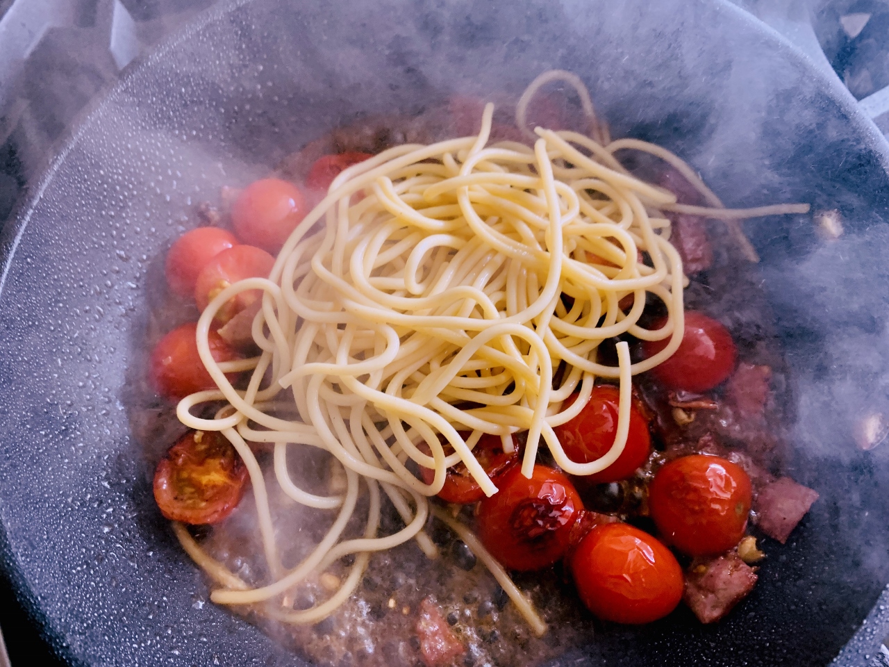 10-Minute Charred Cherry Tomato & Salami Spaghetti – Recipe! Image 3