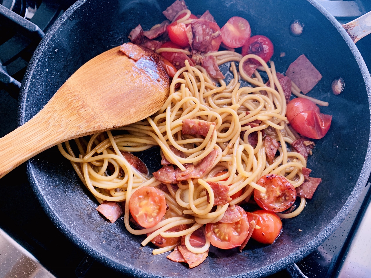 10-Minute Charred Cherry Tomato & Salami Spaghetti – Recipe! Image 4