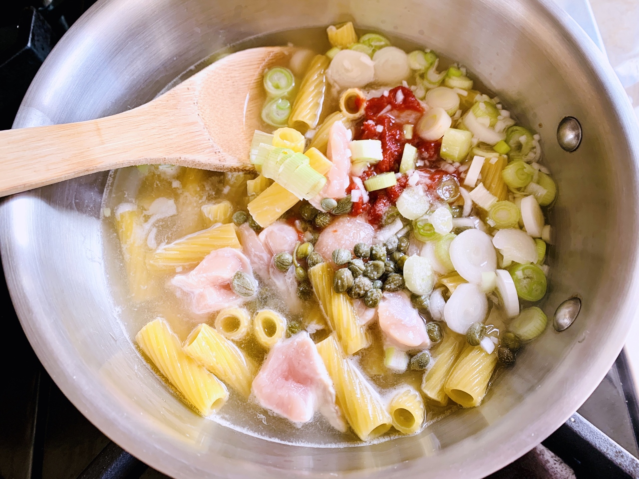 One-Pot Chicken Picata Rigatoni with Creamy Ricotta – Recipe! Image 3