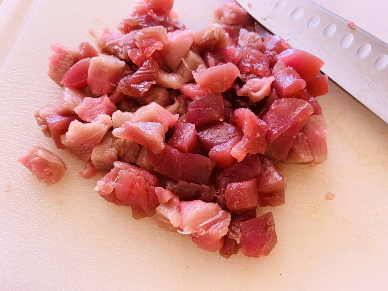 Tuna & Edamame Tartar with Crispy Wontons and Sriracha Mayo – Recipe! Image 3