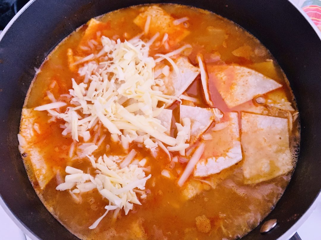 6Ingredient Chicken and White Bean Enchilada Soup Recipe! Live