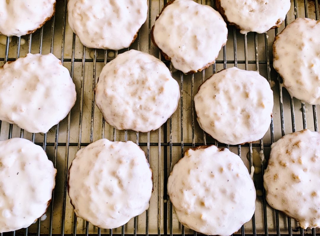 Iced Brown Butter Pumpkin Oatmeal Cookies – Recipe! Image 1