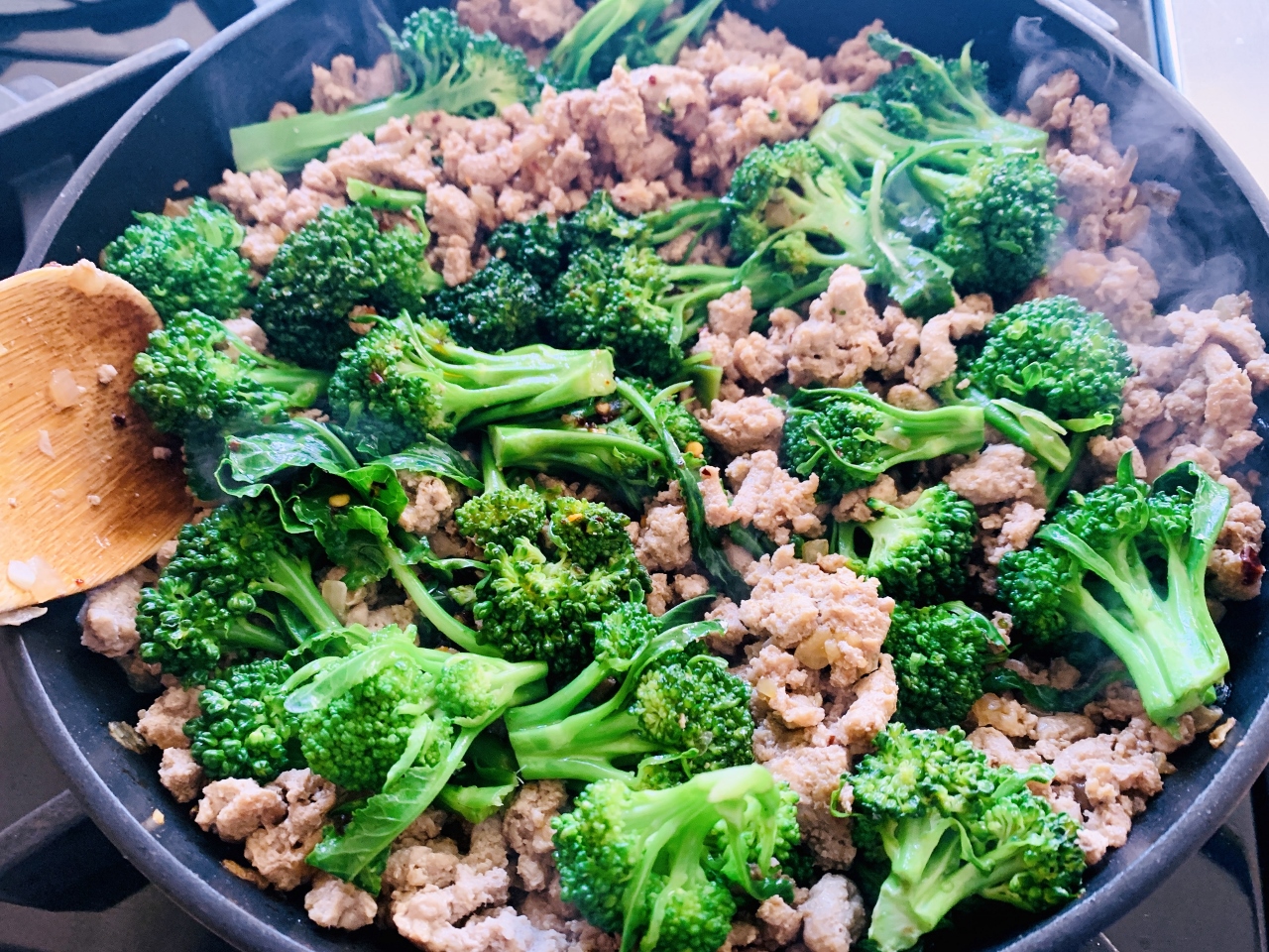 Thai Turkey & Broccoli Larb Bowls – Recipe! Image 3