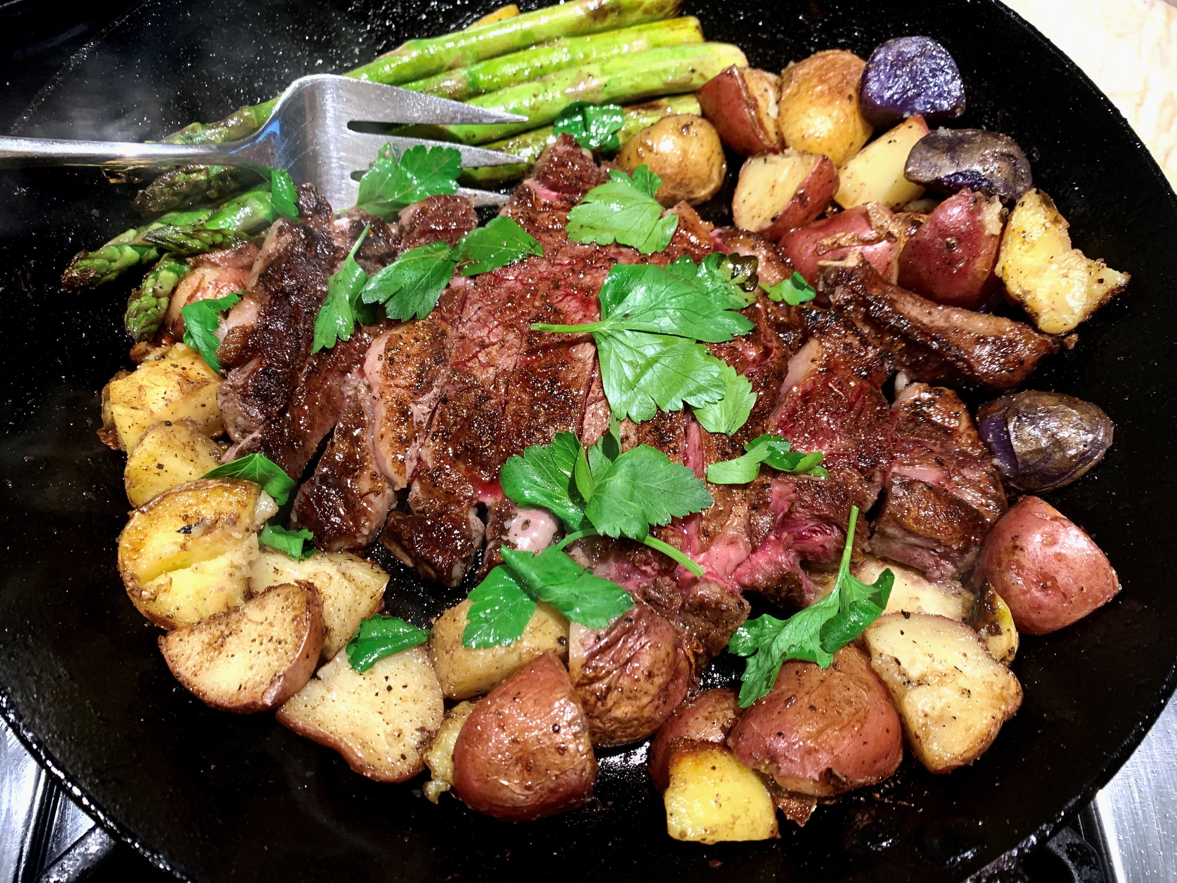 Garlic Butter Rib Eye with Asparagus and New Potatoes – Recipe! Image 2