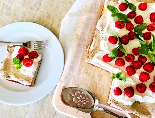 Baked Raspberry Meringue Cream Cake – Recipe!