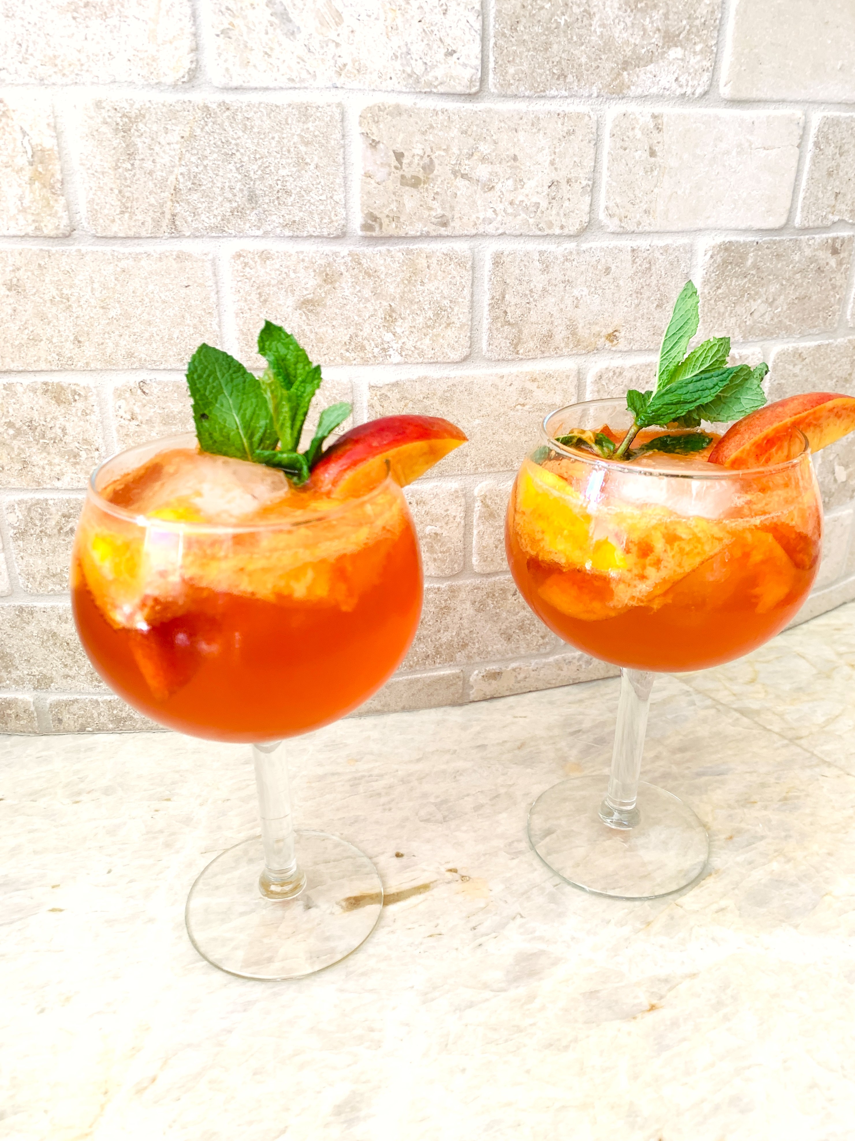 9 Cocktails You Need to Make This Summer! Image 3