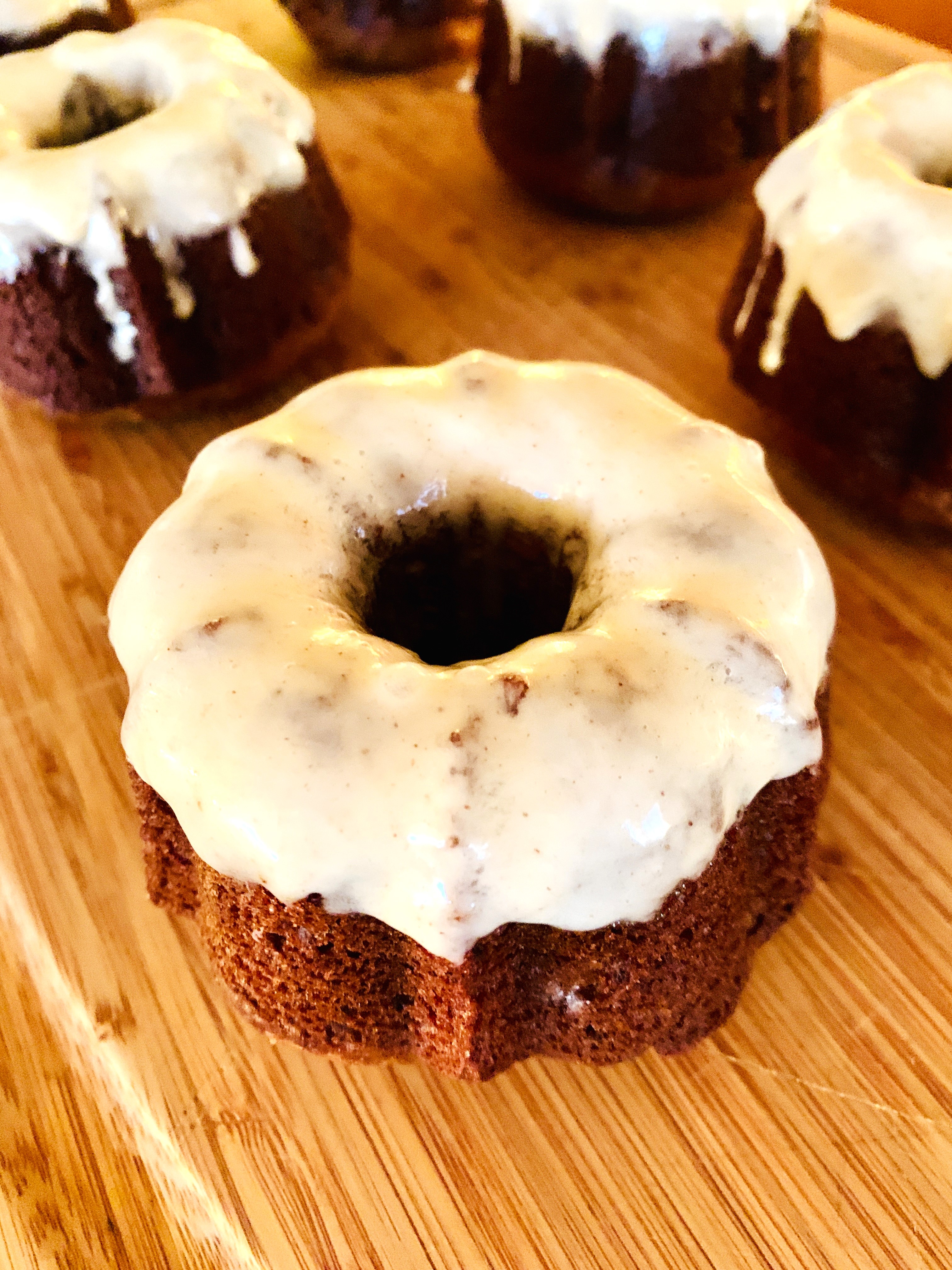 Mini Date Bundt Cakes with Cinnamon Glaze – Recipe! Image 3