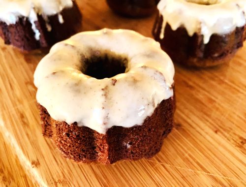 Mini Date Bundt Cakes with Cinnamon Glaze – Recipe!